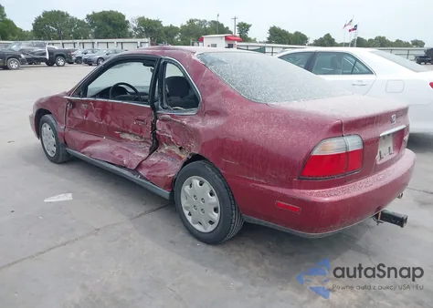 1996 Honda Accord Lx z USA, uszkodzony, nr VIN 1HGCD7133TA015062